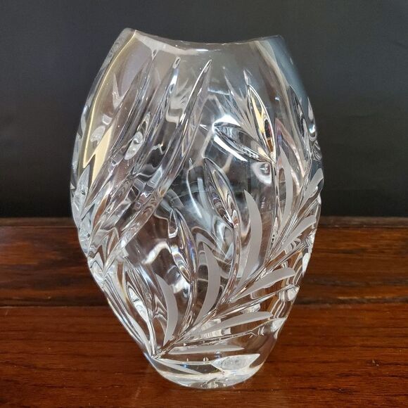 Gorham Floral Etched Lead Crystal Vase - Picture 4 of 8